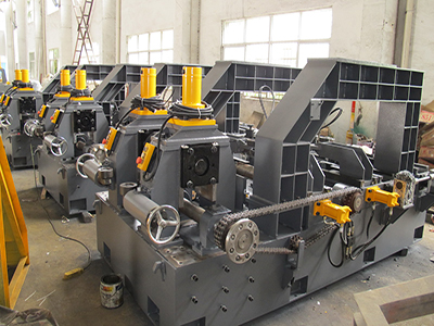 Machine intégrée de soudure de poutre en double T