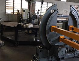 Machine de renversement de poteau