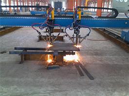 Режущий станок с ЧПУ